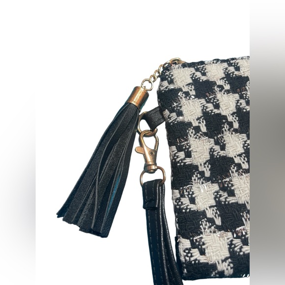 Houndstooth Black & White Fabric Wristlet - Picture 2 of 9